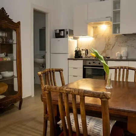 Domus Pietra In The Heart Of Rome
